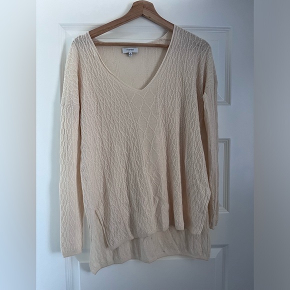 Babaton Linen V-Neck Sweater - Picture 2 of 6